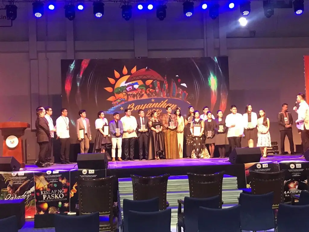 SUC's Dr. Sharon Mendoza-Dreisbach received the Dakilang Bayani 2018 Award